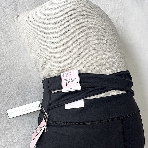 Victoria’s Secret new strappy back black leggings - Picture 6 of 7
